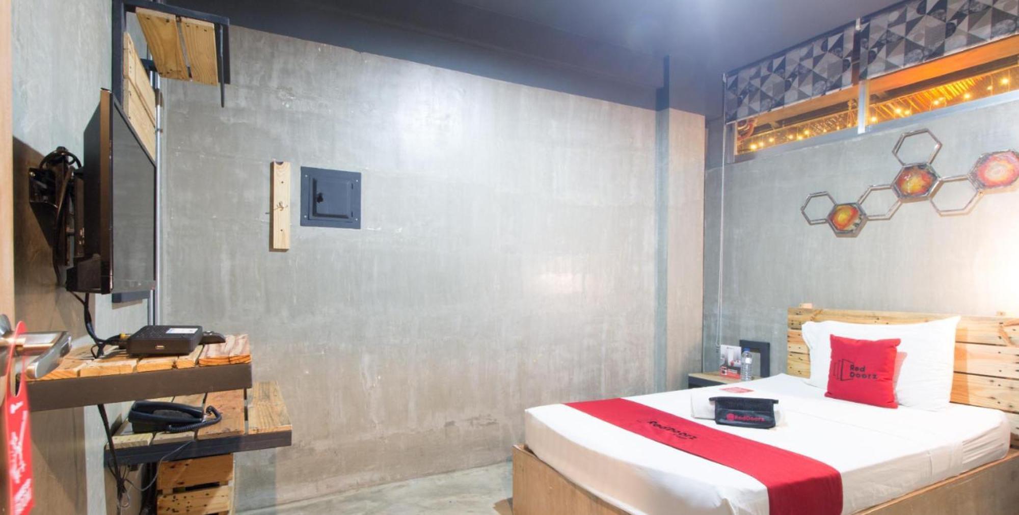 Reddoorz Plus @ Taft North Mandurriao Iloilo Exterior foto