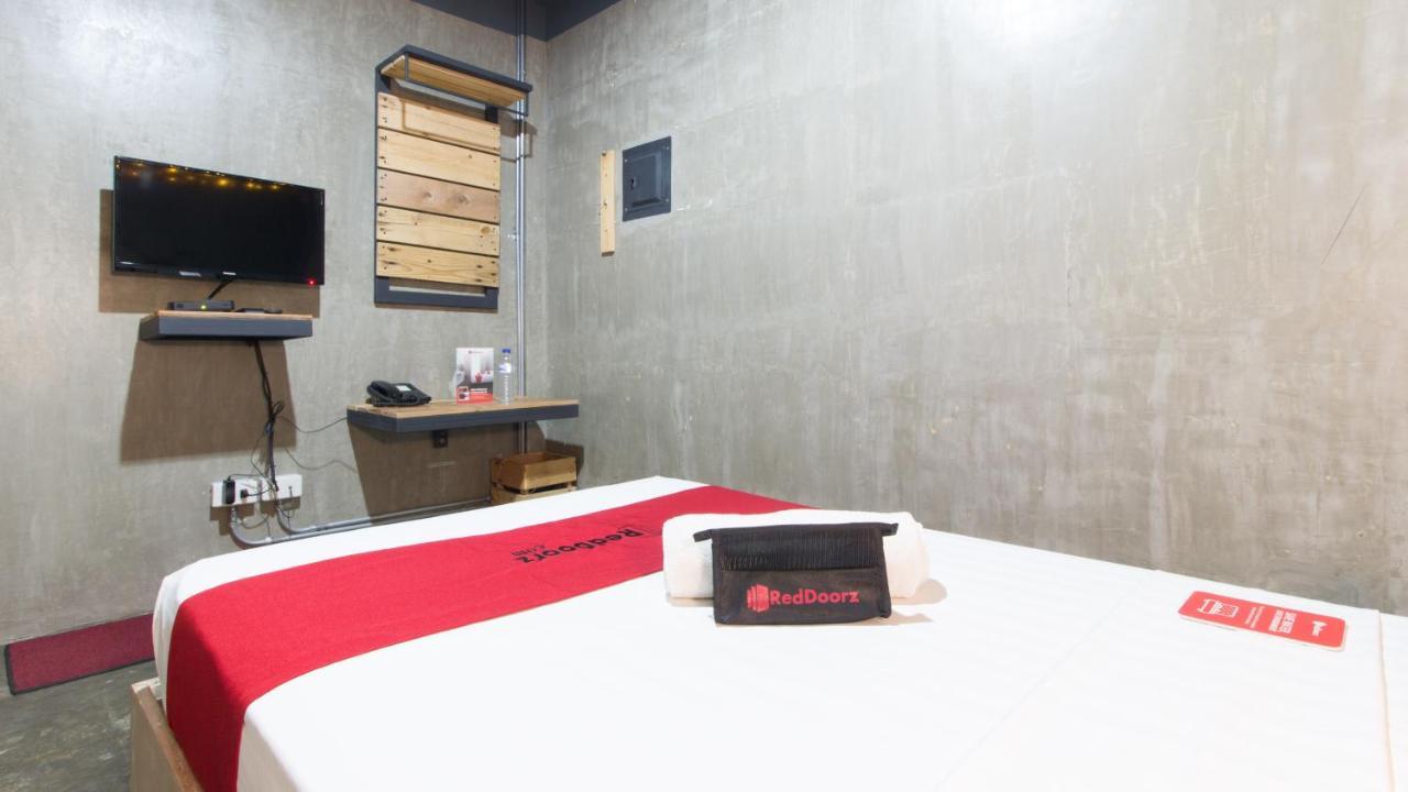 Reddoorz Plus @ Taft North Mandurriao Iloilo Exterior foto